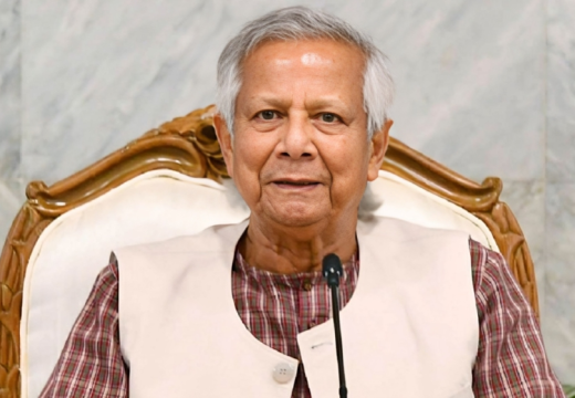 বন্যায় ক্ষতিগ্রস্ত ৩০০ পরিবারকে ঘরের চাবি হস্তান্তর: সেনাবাহিনীর নির্মাণে প্রশংসা প্রধান উপদেষ্টার