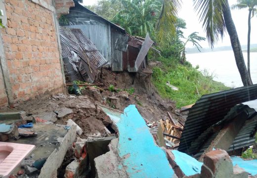 বালাগঞ্জে কুশিয়ারার করাল গ্রাসে হামছাপুর, নদীগর্ভে শতাধিক ঘরবাড়ি