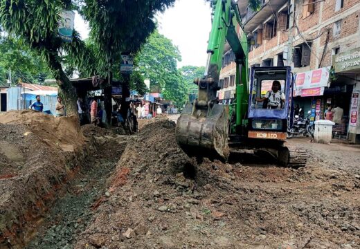 অবশেষে সংস্কার কাজ শুরু: প্রাণ ফিরে পাচ্ছে দেওয়ানবাজার-দয়ামীর সড়ক