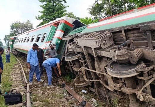সিলেটে উদয়ন এক্সপ্রেসের বগি লাইনচ্যুত: দুই কর্মকর্তা বরখাস্ত, দুটি তদন্ত কমিটি গঠন