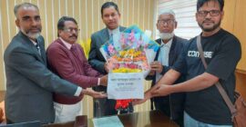 অতিরিক্ত বিভাগীয় কমিশনার আশরাফুর রহমানের সাথে সৌজন্য সাক্ষাৎ