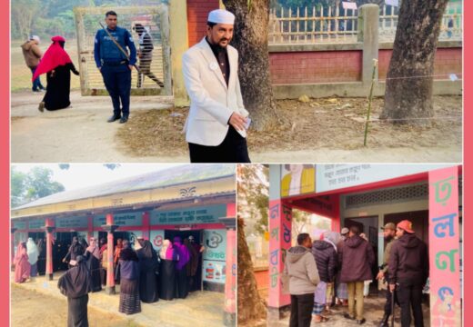 সকালে নিজ কেন্দ্রে ভোট দিলেন রিকশা মার্কার প্রার্থী মাওলানা মুসলেহ উদ্দীন রাজু