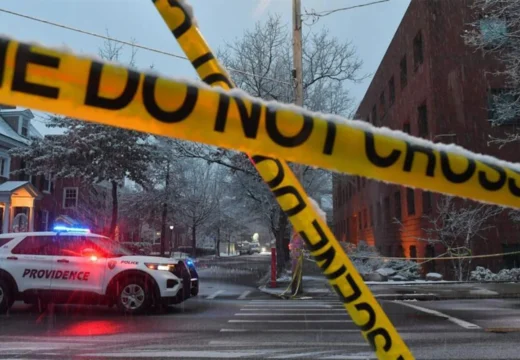 কানাডার স্কুলে বন্দুক হামলা, নিহত অন্তত ১০