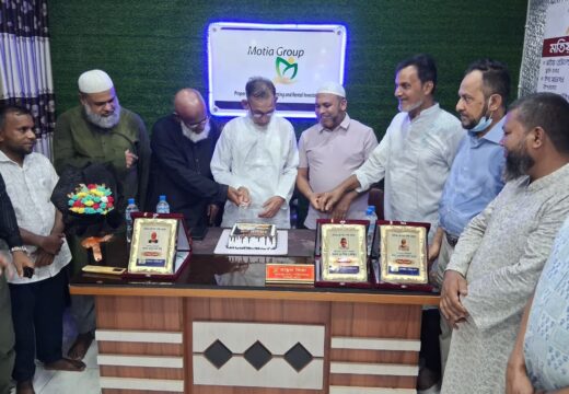 মতিয়া টিভির ১ লক্ষ ৫০ হাজার ফলোয়ার অর্জন উপলক্ষে লালাবাজারে গুণীজন সংবর্ধনা