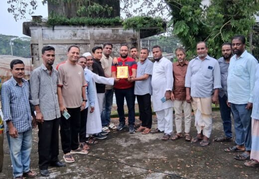 প্রবাসী শাহিন আহমদ ও ফজলু মিয়াকে দেওয়ান আব্দুর রহিম দ্বিপাক্ষিক উচ্চ বিদ্যালয় অ্যান্ড কলেজের ’৯৭ ব্যাচের সংবর্ধনা